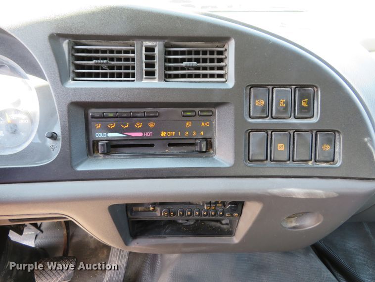 image for item DH1139 2007 Chevrolet T7500  box truck