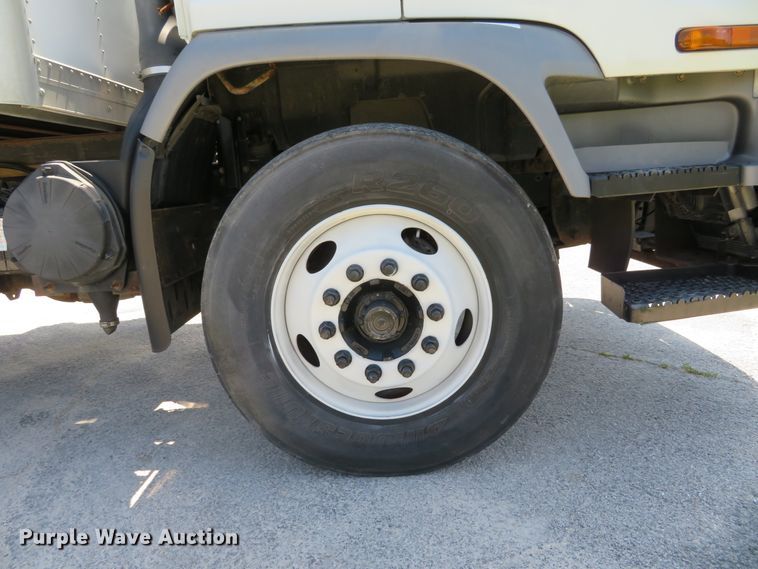 image for item DH1139 2007 Chevrolet T7500  box truck