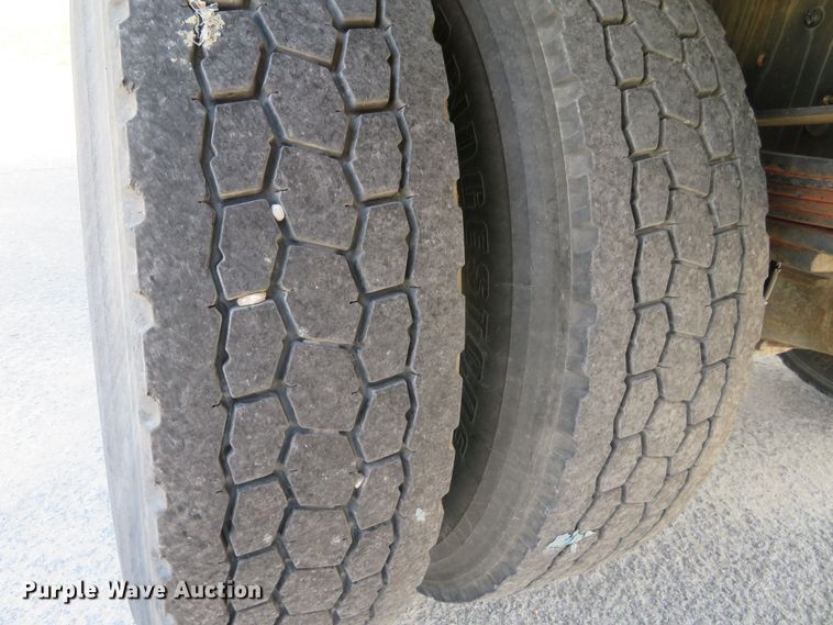 image for item DH1139 2007 Chevrolet T7500  box truck