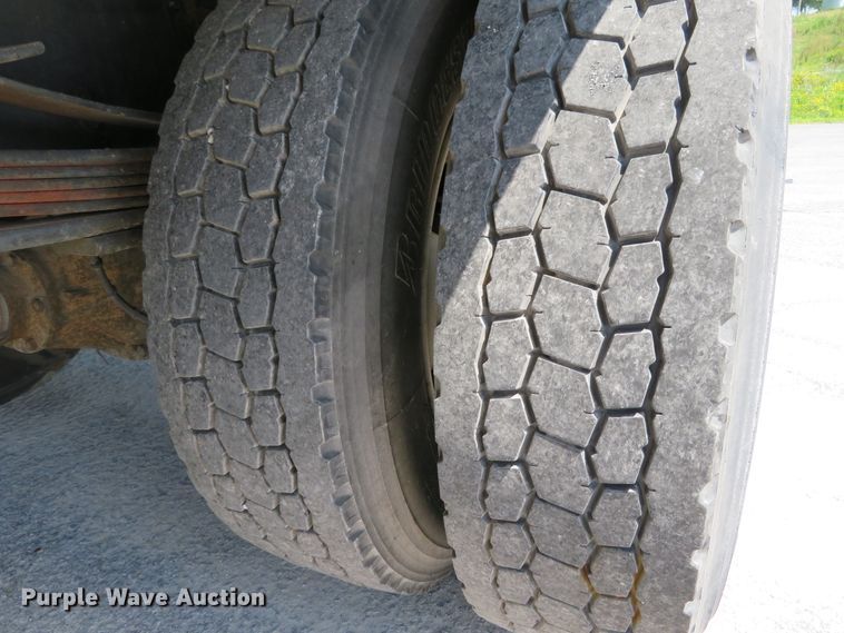 image for item DH1139 2007 Chevrolet T7500  box truck