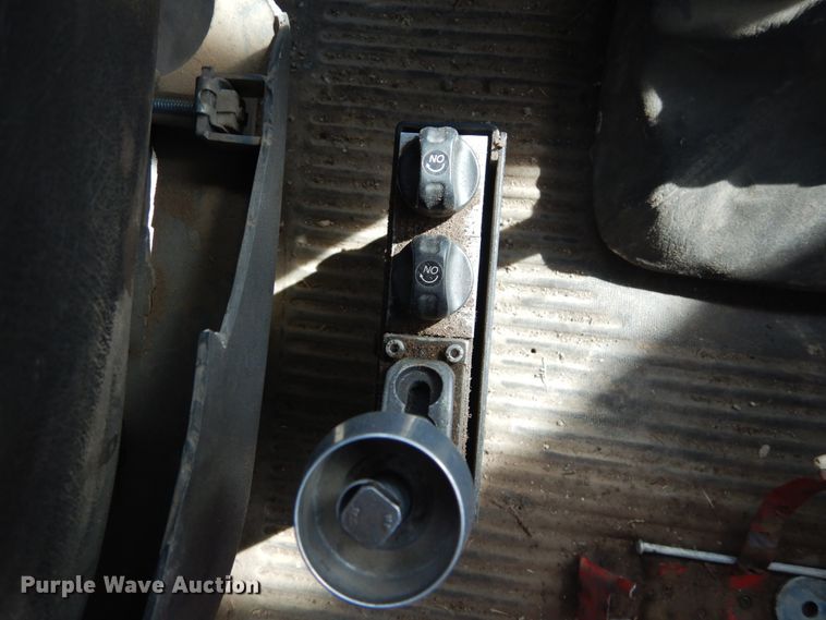 image for item DH5089 2004 Freightliner Columbia semi truck