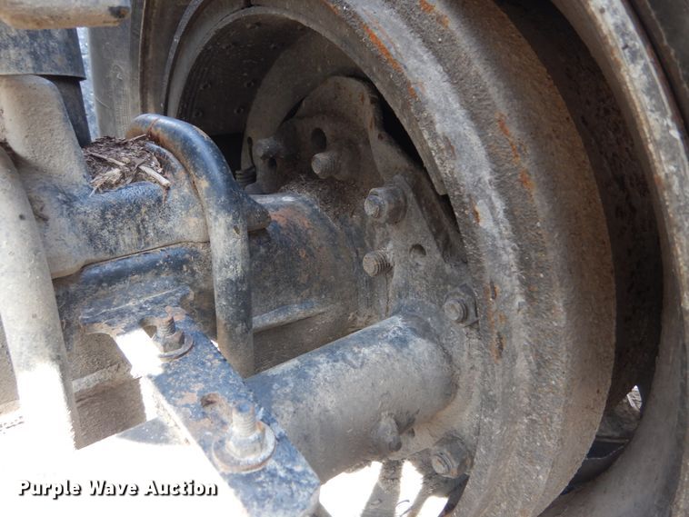 image for item DH5089 2004 Freightliner Columbia semi truck