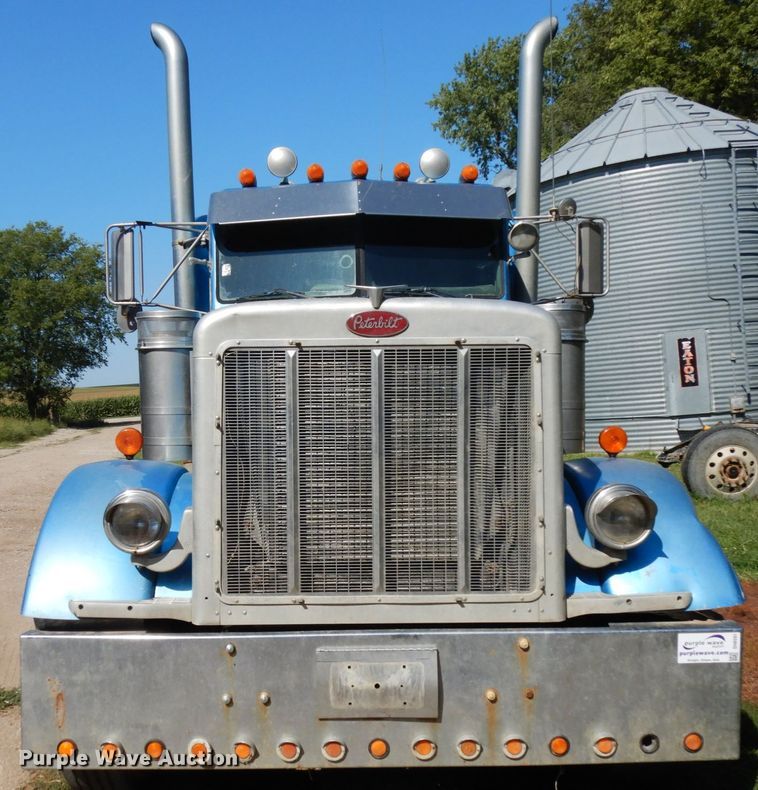 image for item DH6591 1993 Peterbilt 379  semi truck