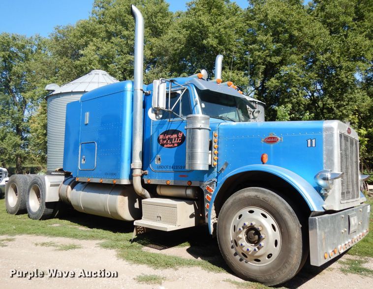 image for item DH6591 1993 Peterbilt 379  semi truck