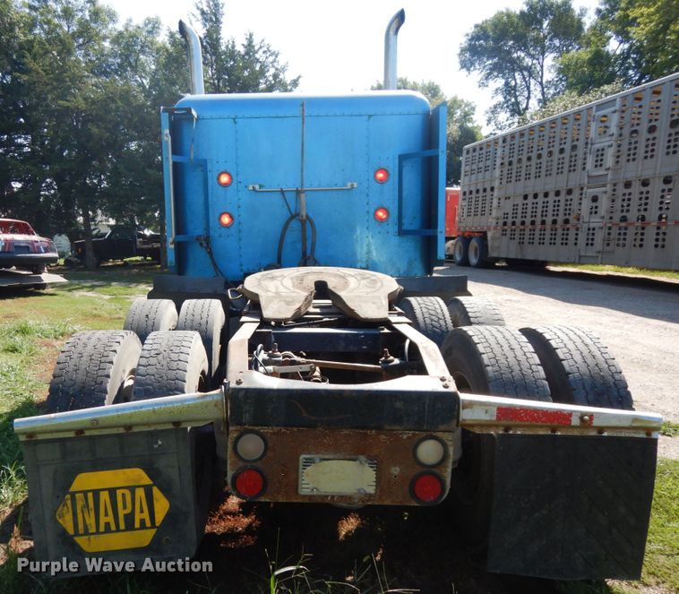 image for item DH6591 1993 Peterbilt 379  semi truck