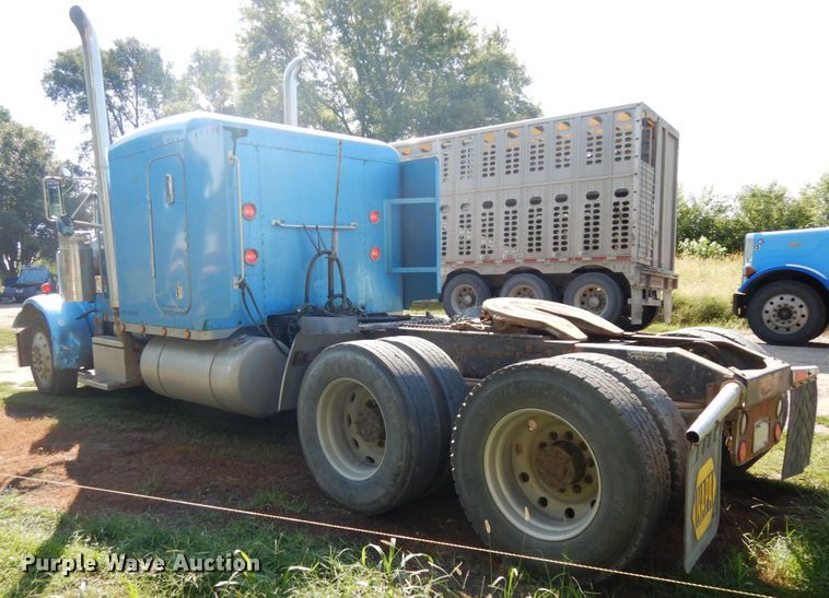 image for item DH6591 1993 Peterbilt 379  semi truck