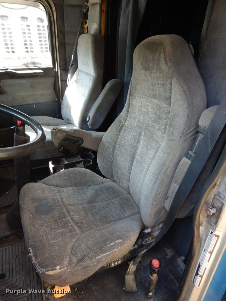 image for item DH6591 1993 Peterbilt 379  semi truck