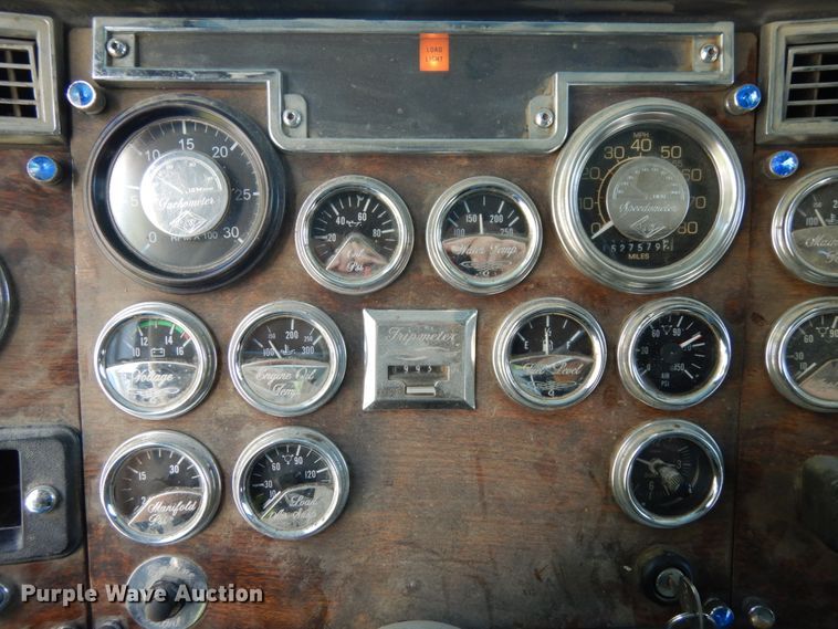 image for item DH6591 1993 Peterbilt 379  semi truck