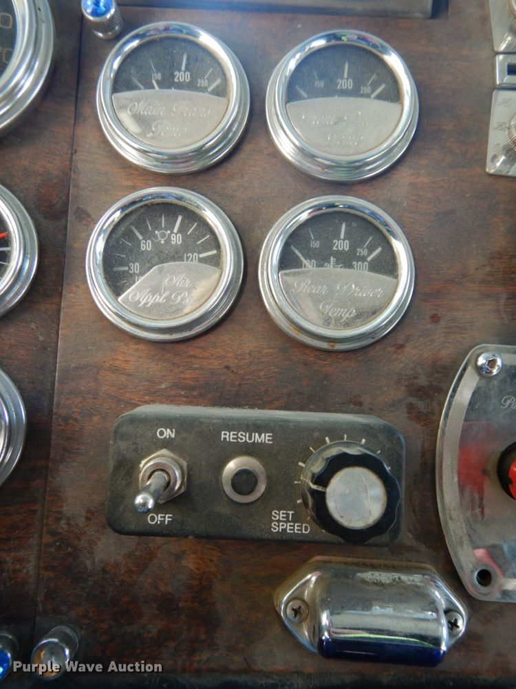 image for item DH6591 1993 Peterbilt 379  semi truck