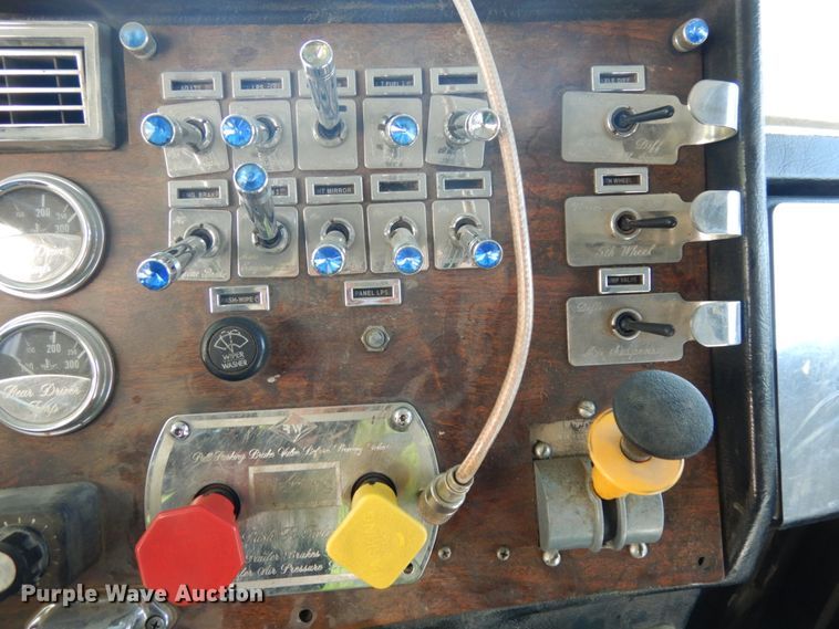 image for item DH6591 1993 Peterbilt 379  semi truck