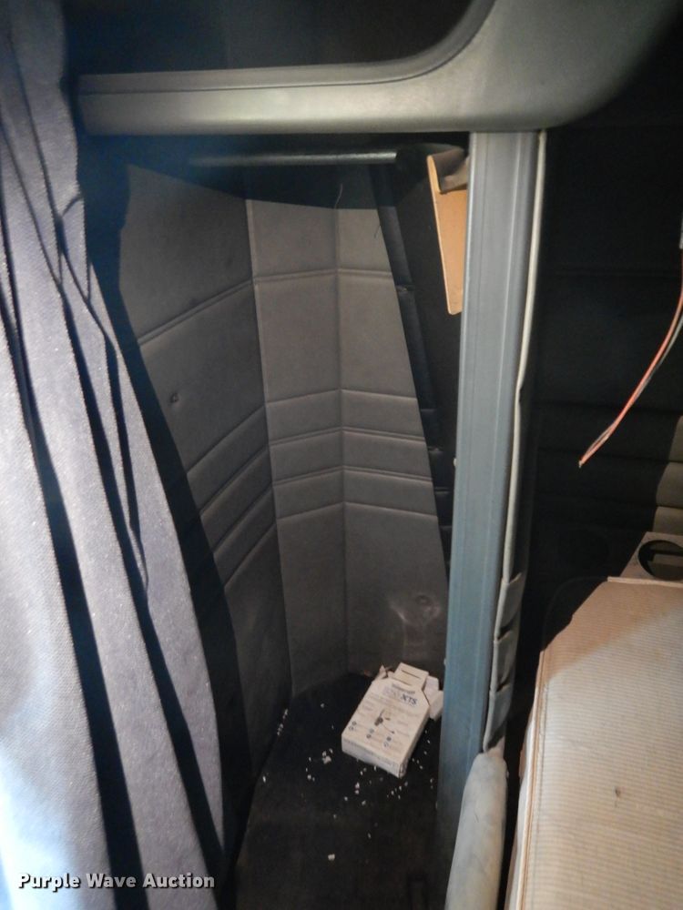 image for item DH6591 1993 Peterbilt 379  semi truck