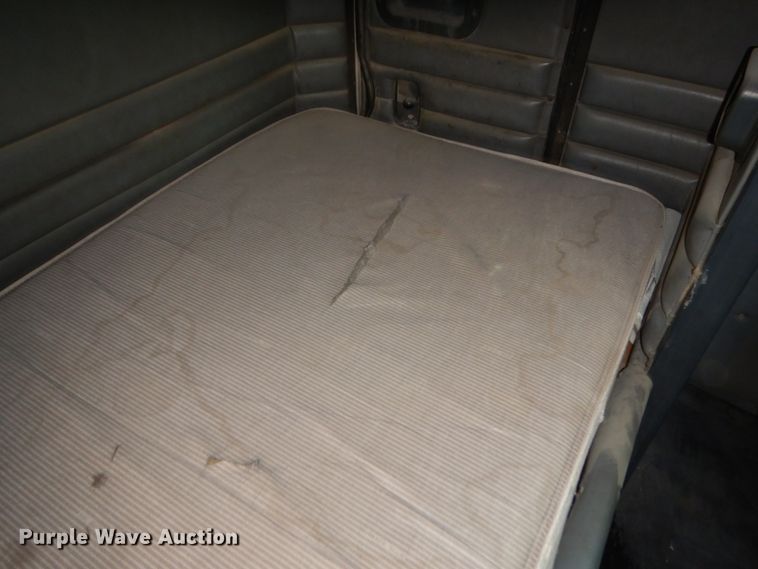 image for item DH6591 1993 Peterbilt 379  semi truck