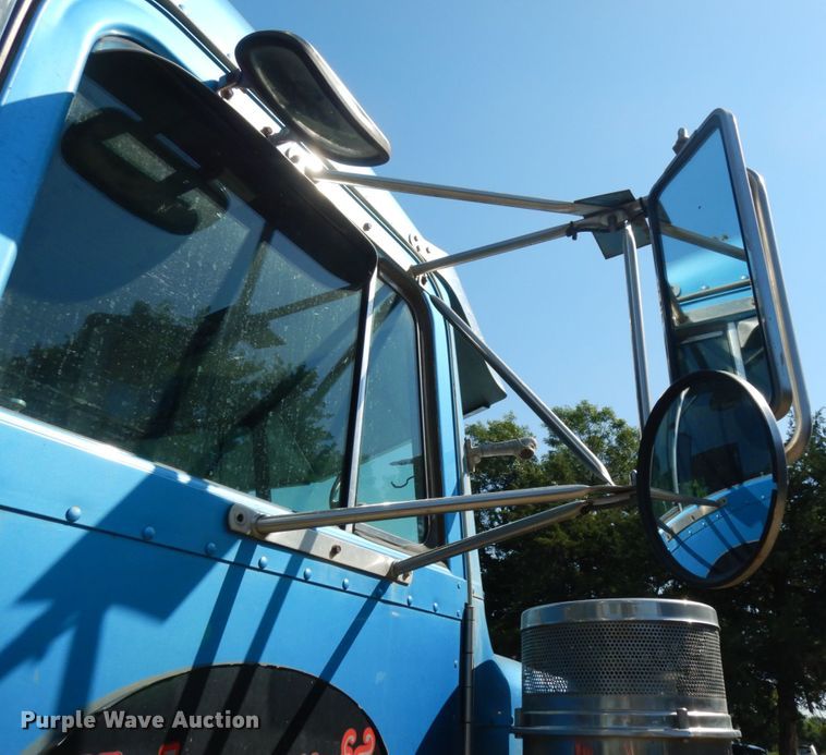 image for item DH6591 1993 Peterbilt 379  semi truck