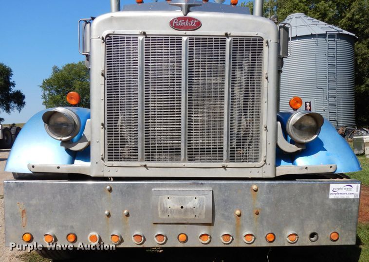 image for item DH6591 1993 Peterbilt 379  semi truck