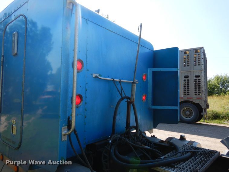 image for item DH6591 1993 Peterbilt 379  semi truck