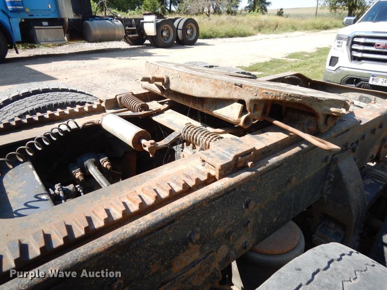 image for item DH6591 1993 Peterbilt 379  semi truck