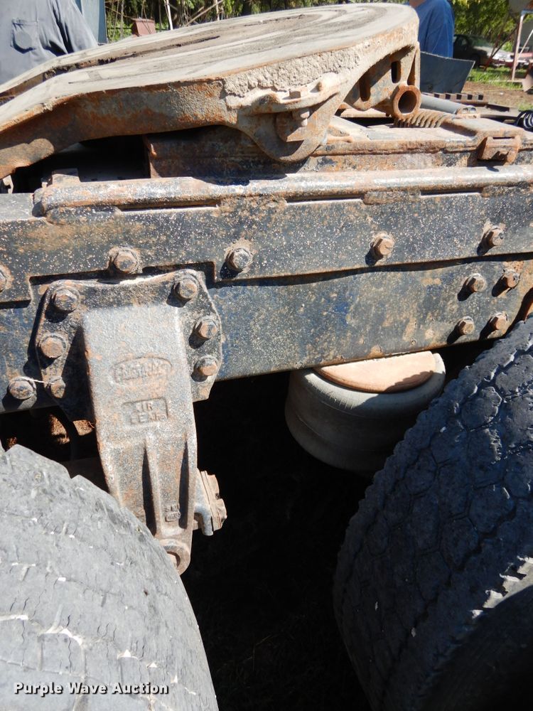 image for item DH6591 1993 Peterbilt 379  semi truck