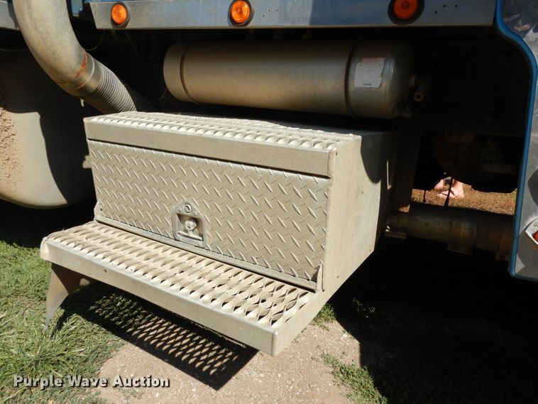 image for item DH6591 1993 Peterbilt 379  semi truck