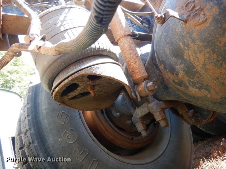 image for item DH6591 1993 Peterbilt 379  semi truck