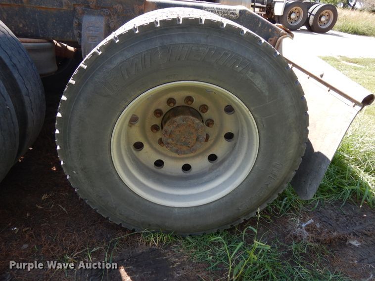 image for item DH6591 1993 Peterbilt 379  semi truck