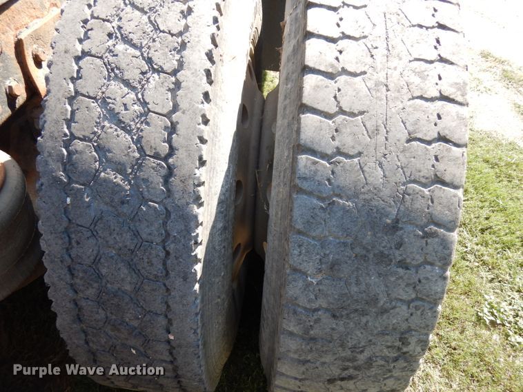 image for item DH6591 1993 Peterbilt 379  semi truck