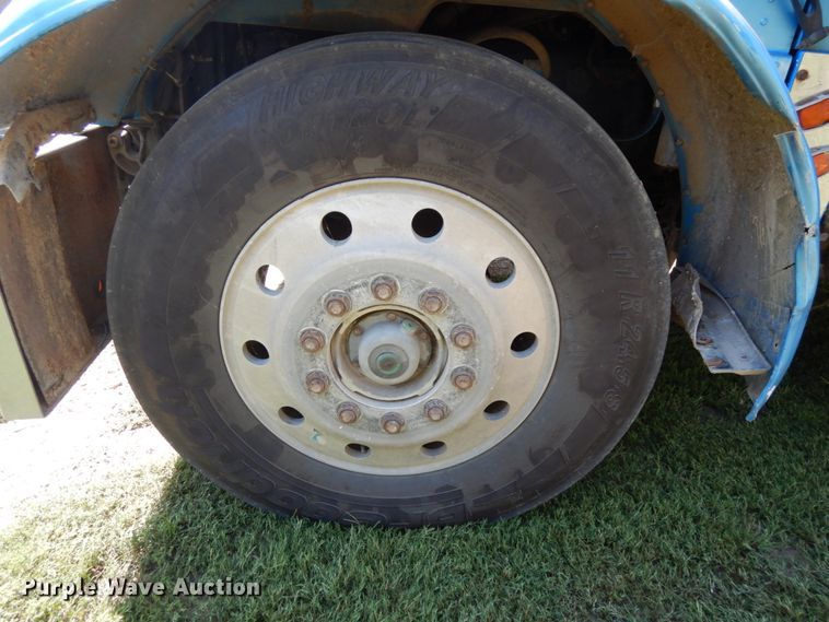 image for item DH6591 1993 Peterbilt 379  semi truck