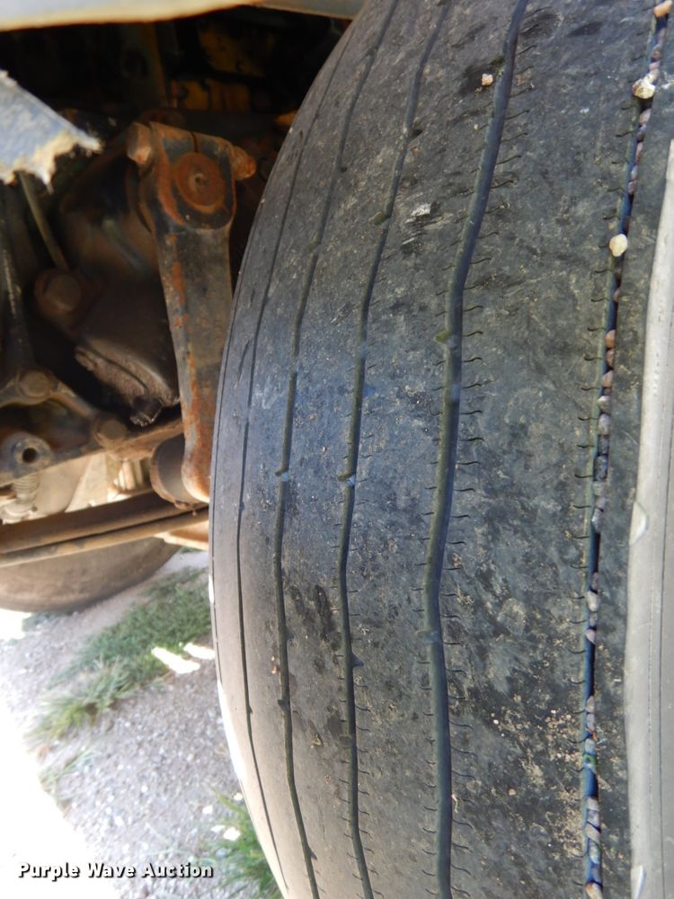 image for item DH6591 1993 Peterbilt 379  semi truck