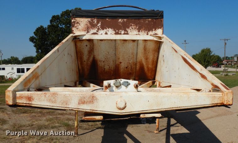 image for item DH6599 1993 Ranch 20423 bottom dump trailer