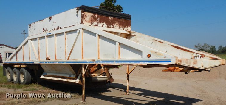 image for item DH6599 1993 Ranch 20423 bottom dump trailer