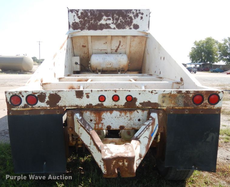 image for item DH6599 1993 Ranch 20423 bottom dump trailer