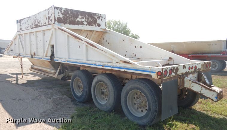 image for item DH6599 1993 Ranch 20423 bottom dump trailer