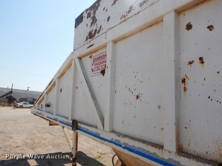 image for item DH6599 1993 Ranch 20423 bottom dump trailer
