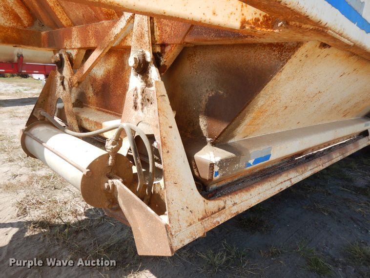 image for item DH6599 1993 Ranch 20423 bottom dump trailer