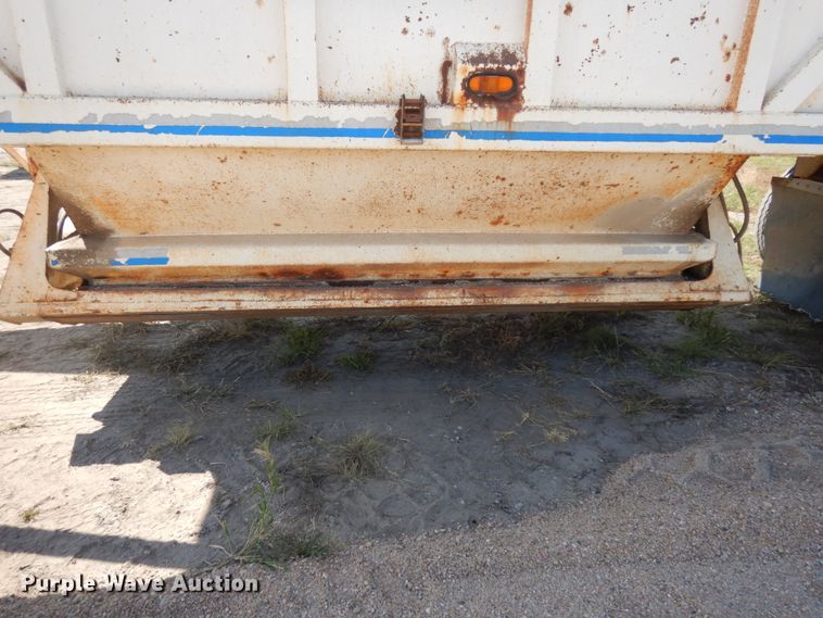 image for item DH6599 1993 Ranch 20423 bottom dump trailer