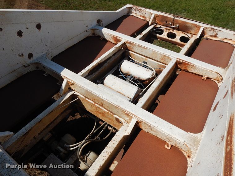 image for item DH6599 1993 Ranch 20423 bottom dump trailer