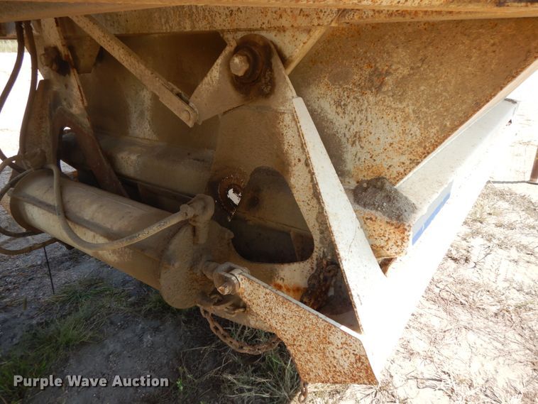 image for item DH6599 1993 Ranch 20423 bottom dump trailer