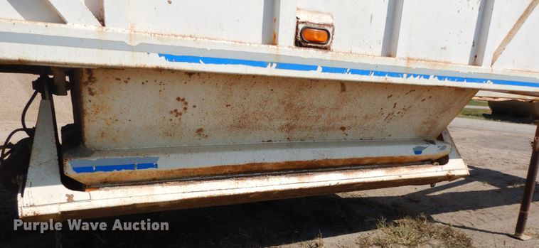 image for item DH6599 1993 Ranch 20423 bottom dump trailer