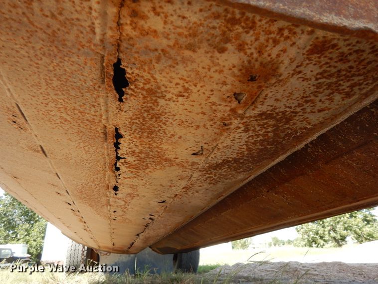 image for item DH6599 1993 Ranch 20423 bottom dump trailer