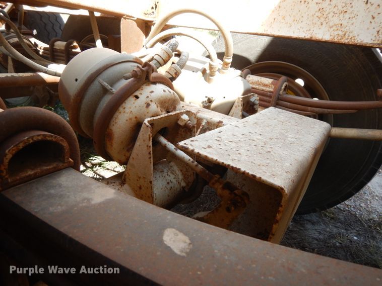 image for item DH6599 1993 Ranch 20423 bottom dump trailer