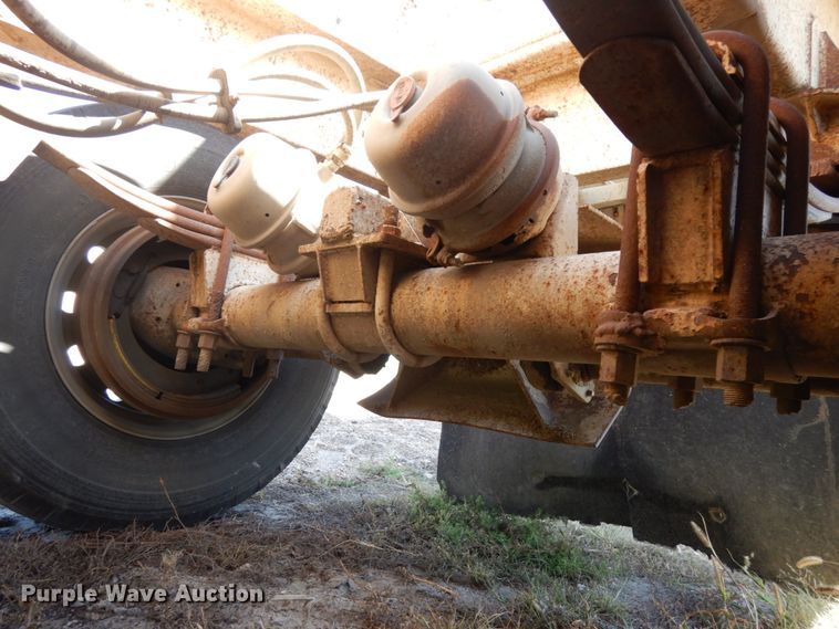 image for item DH6599 1993 Ranch 20423 bottom dump trailer