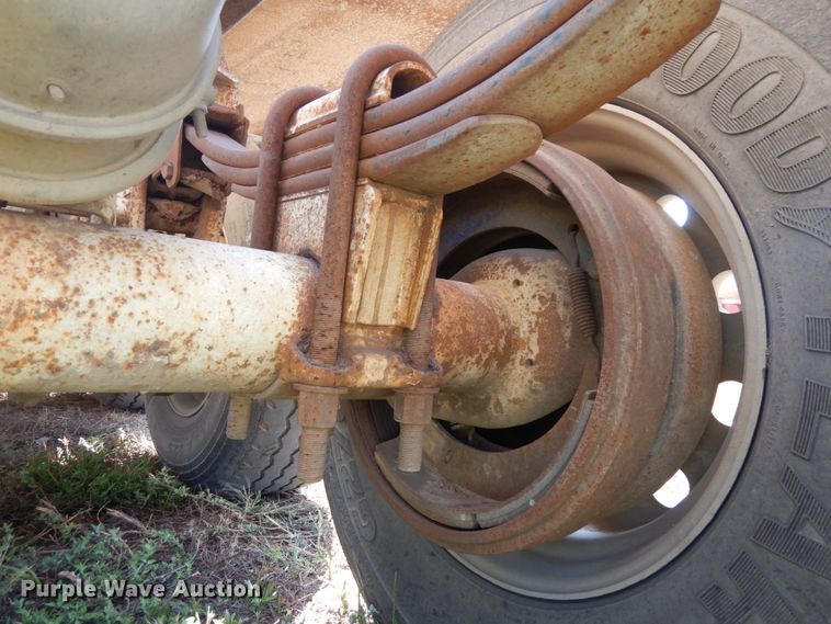 image for item DH6599 1993 Ranch 20423 bottom dump trailer