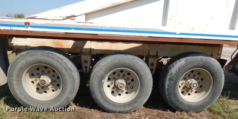 image for item DH6599 1993 Ranch 20423 bottom dump trailer