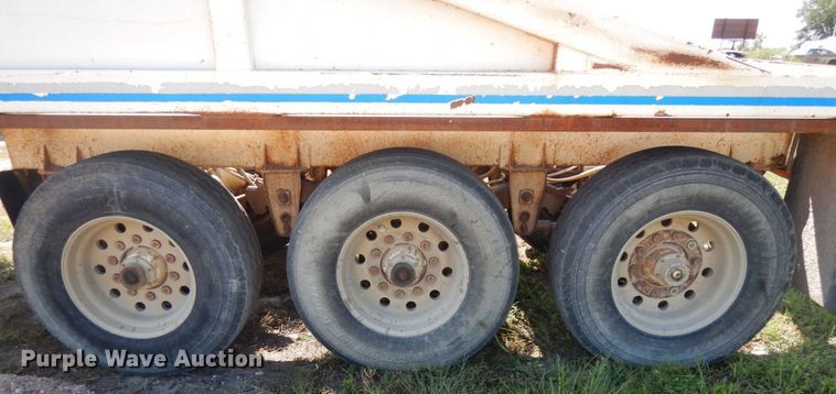 image for item DH6599 1993 Ranch 20423 bottom dump trailer