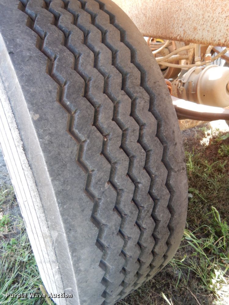 image for item DH6599 1993 Ranch 20423 bottom dump trailer