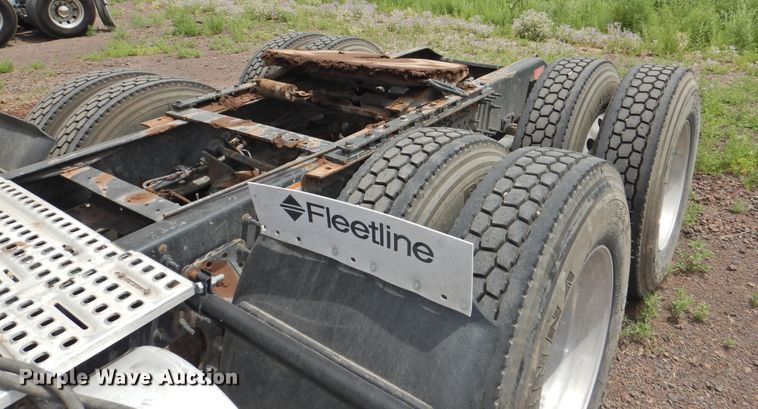 image for item DI0191 2013 Volvo VN  semi truck