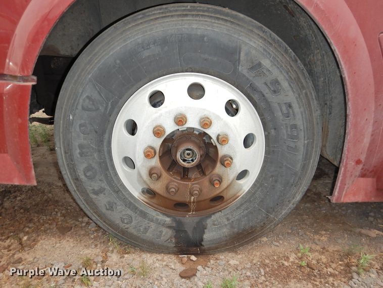 image for item DI0191 2013 Volvo VN  semi truck