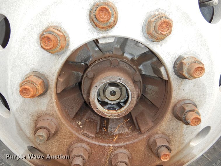 image for item DI0191 2013 Volvo VN  semi truck