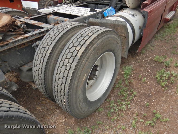 image for item DI0191 2013 Volvo VN  semi truck