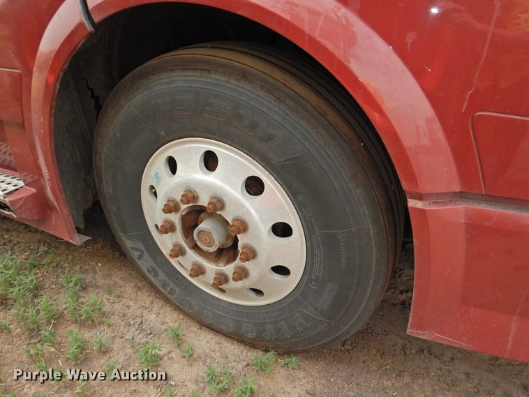 image for item DI0191 2013 Volvo VN  semi truck