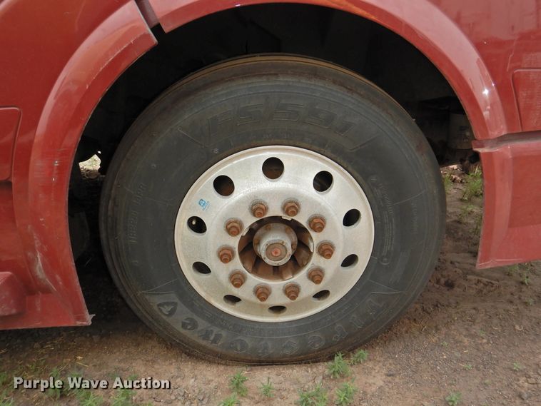 image for item DI0191 2013 Volvo VN  semi truck